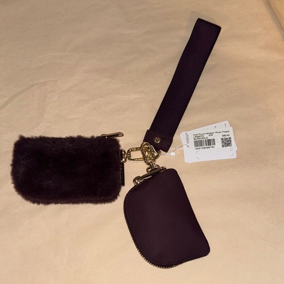lululemon athletica dual pouch plush fleece wristlet BLPM NWT - Picture 3 of 4